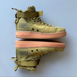 NIKE SF AF1 Mid